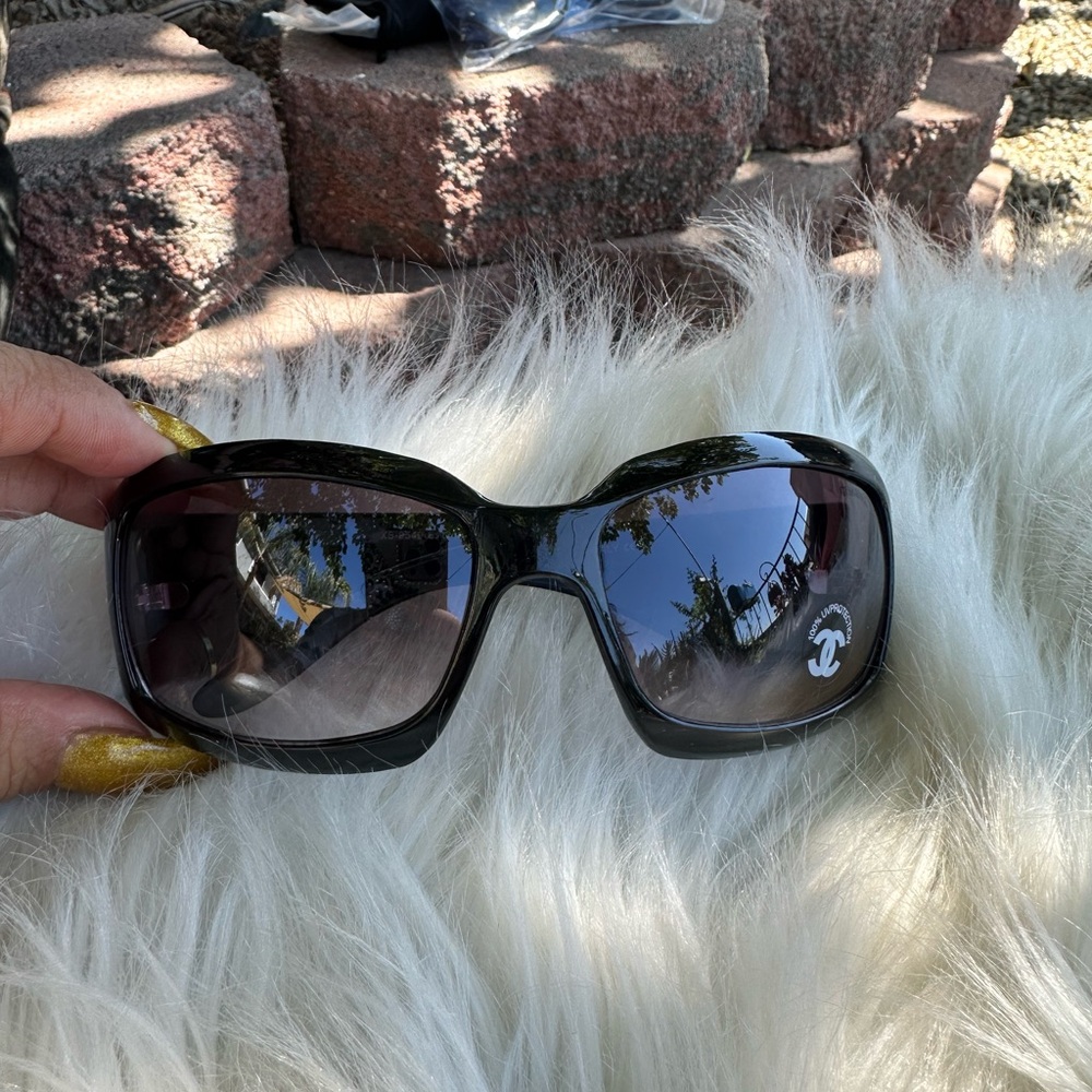 Big Sunglasses Bundle - image 4